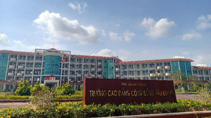 Số trường và số giáo viên cao đẳng tại tỉnh Hậu Giang năm 2023